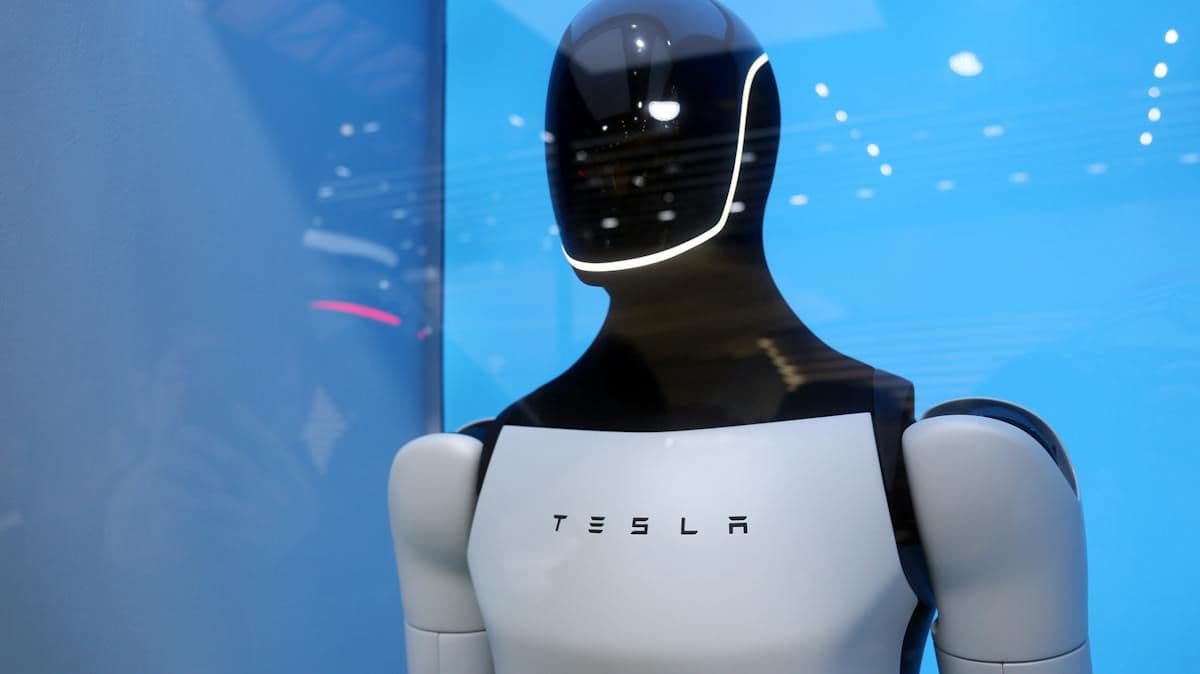 Tesla’s Optimus Hits Snags in Hands, Suppliers as Scale-Up Begins